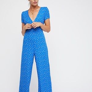 Free People Mia Blue V Neck Floral Jumpsuit Size 2